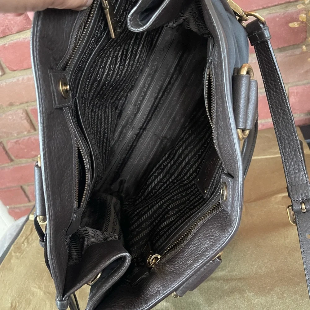🔥Prada 🔥Black 🔥Nylon 🔥and Leather crossbody 🔥